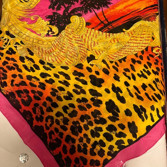 H&M Versace Leopard Brocade Pink Gold Print Silk Scarf - Picture 1 of 4
